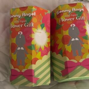 2 pcs Sonny Angel Mini Figure Flower Gift series, a type of collectible blind